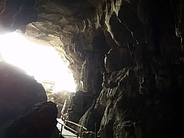 ロイコーにある洞窟